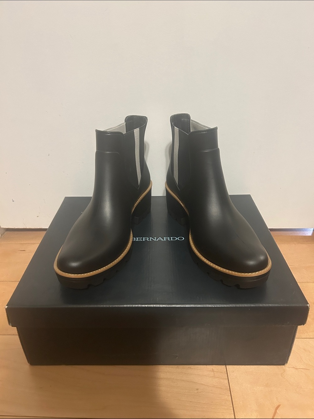 Bernardo Paxton Racer Rain boots size 7.